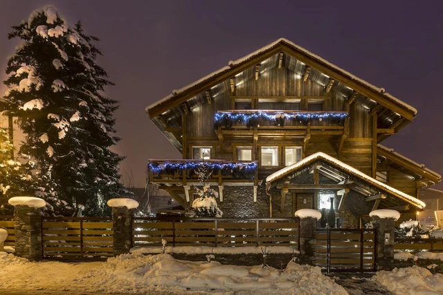 chalet-black-stone.html