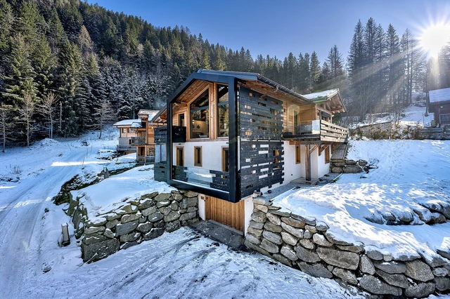 Chalet Green Forest